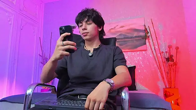 Pertunjukan Kamera Web Tyler_durten