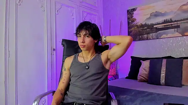Tyler_durten: διαδικτυακό σόου στην κάμερα