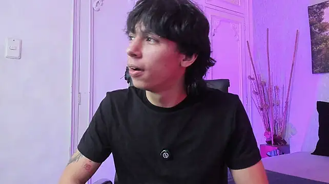 Show modela Tyler_durten na web-kameri