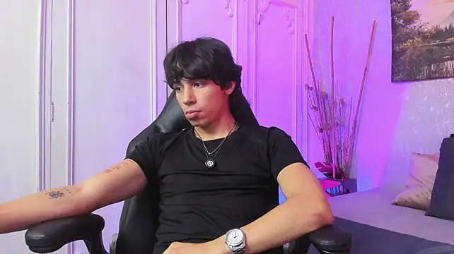 Show modela Tyler_durten na web-kameri