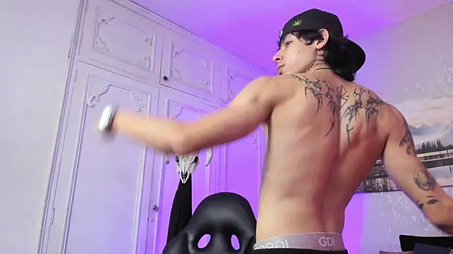 Tyler_durten Show in webcam