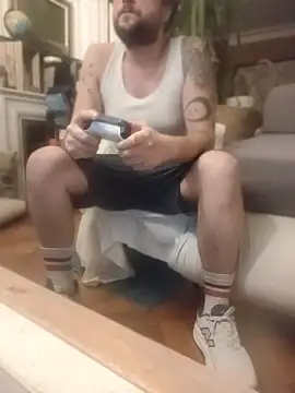 Titilouonlyf69: διαδικτυακό σόου στην κάμερα