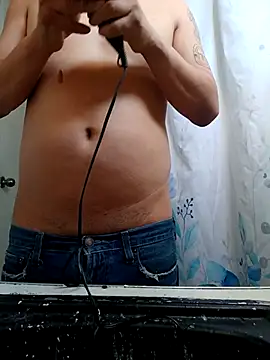 B3toBaby: διαδικτυακό σόου στην κάμερα