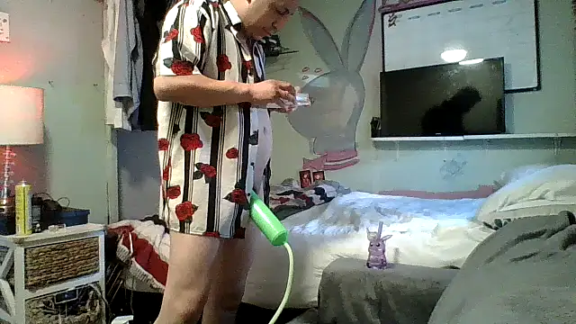 B3toBaby webkamerás műsora