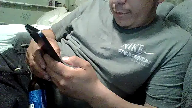 B3toBaby webkamerás műsora