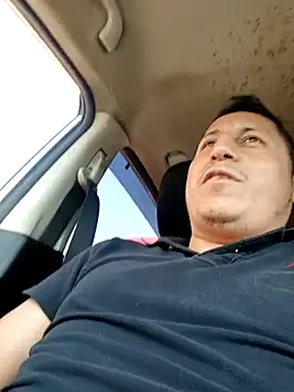 Badboibeto: διαδικτυακό σόου στην κάμερα