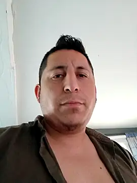 Badboibeto: διαδικτυακό σόου στην κάμερα