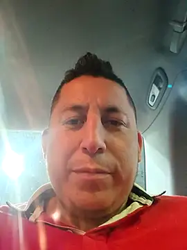 Badboibeto: διαδικτυακό σόου στην κάμερα