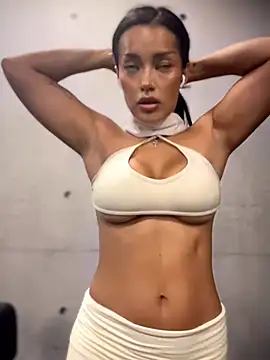 Show modela Risky_Workouts na web-kameri