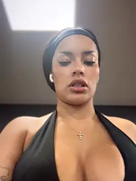 Risky_Workouts Adlı Modelin Canlı XXX Sohbeti
