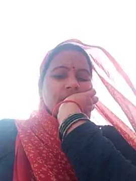 Show modela Suhani_hot12 na web-kameri