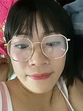 -Lyly_69 Pertunjukan Webcam