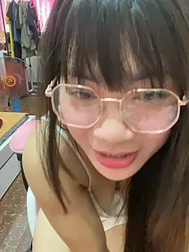 -Lyly_69 网络视讯表演