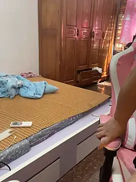 -Lyly_69 在線直播表演