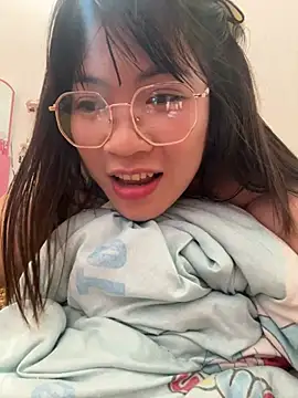 -Lyly_69 在線直播表演