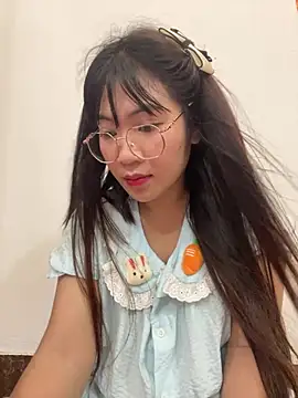 -Lyly_69 网络视讯表演