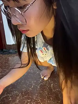 -Lyly_69 网络视讯表演