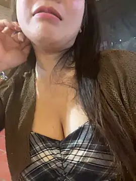 -Lyly_69 Show Webcam