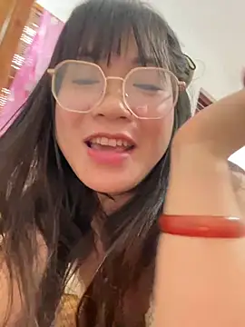 -Lyly_69 网络视讯表演