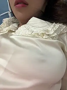 -Lyly_69 网络视讯表演