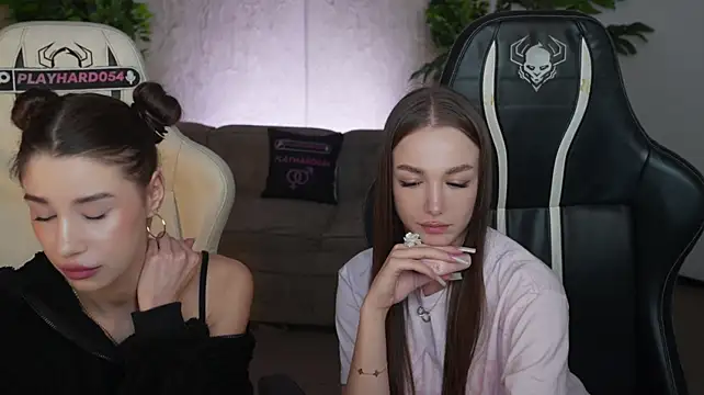 Pokazy przed kamerką – Ella_054