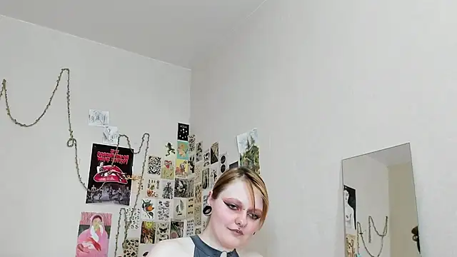 WonderConnie1 Adlı Modelin Canlı XXX Sohbeti