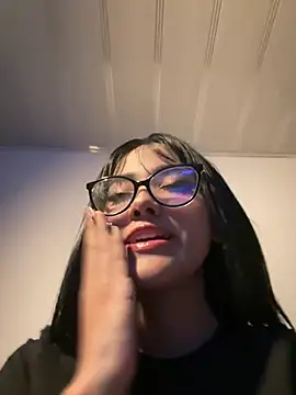 ela_petit's Live XXX Chat