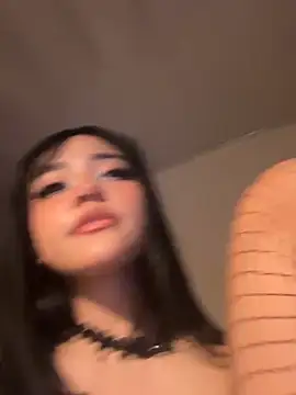 Chat +18 de ela_petit ao vivo