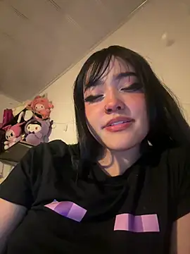 ela_petit Adlı Modelin Canlı XXX Sohbeti
