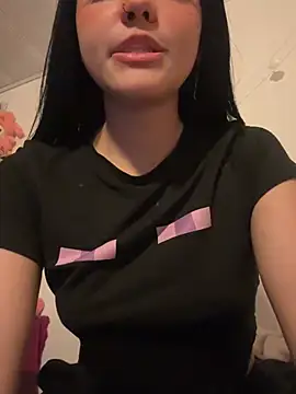 ela_petit's Live XXX Chat