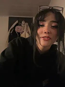 ela_petit's Live XXX Chat