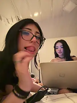 ela_petitのライブXXXチャット