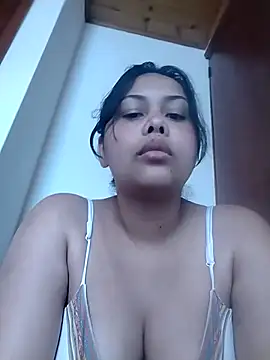Alessandraa-'s Live XXX Chat