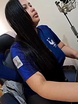 Alessandraa-'s Live XXX Chat