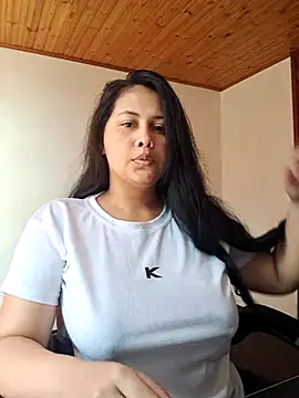 Alessandraa-'s Live XXX Chat