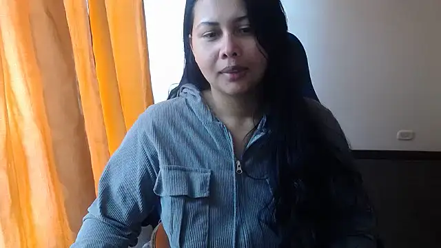 Alessandraa-'s Live XXX Chat