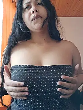 Alessandraa- live XXX chat