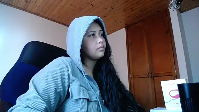 Alessandraa- Live XXX-Chat
