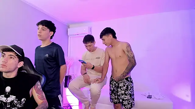 Handsomeboyss19 网络视讯表演