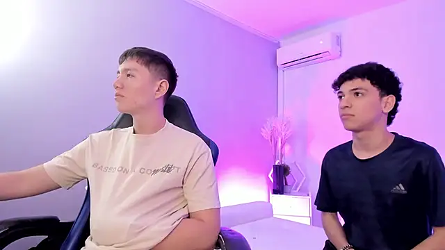 Handsomeboyss19 webkamerás műsora