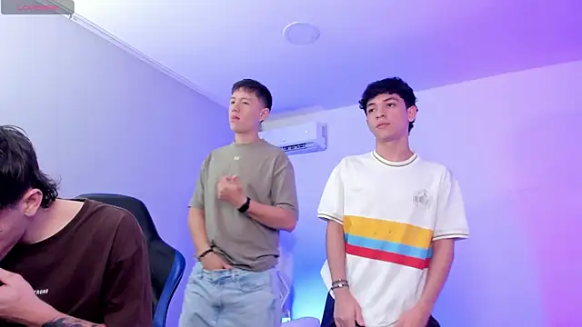 Handsomeboyss19's Webcam Show