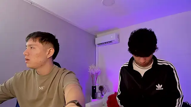 Handsomeboyss19 网络视讯表演