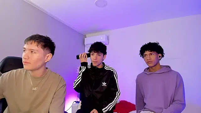 Handsomeboyss19 webcam show
