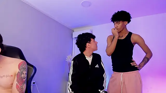 Handsomeboyss19's Webcam Show