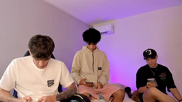Handsomeboyss19 Show Webcam