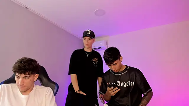 Handsomeboyss19 webcam show