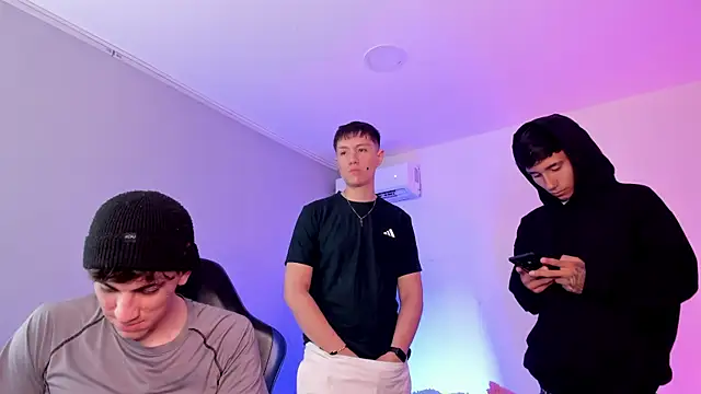 Handsomeboyss19 网络视讯表演