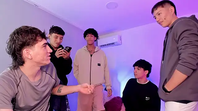 Handsomeboyss19's Webcam Show