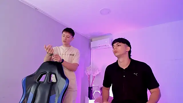 Handsomeboyss19 网络视讯表演