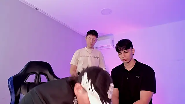 Handsomeboyss19n Webbikameraesitys